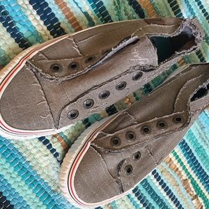 Blowfish 7.5 Low Tops